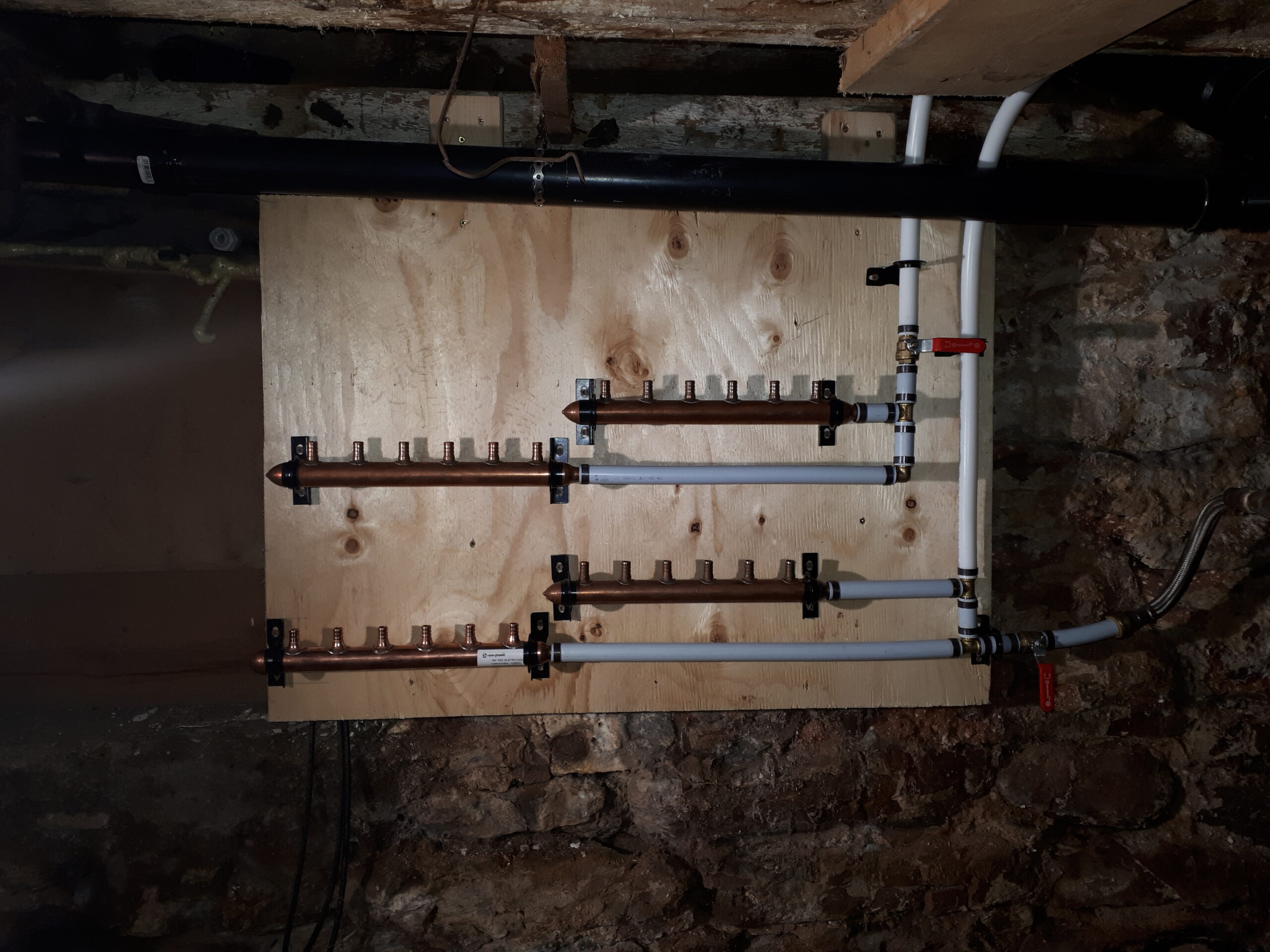 pex plumbing installation, pex manifolds