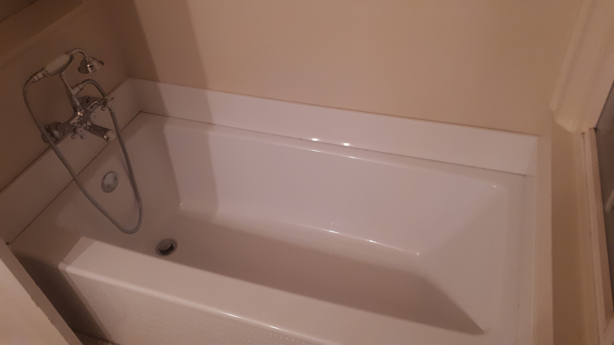 bath tub installation georgetown , ontario